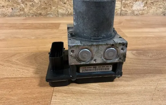 BMW 5 E60 E61 ABS Pump 6767237 6767235