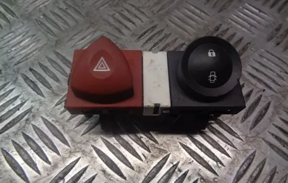 Renault Megane II Hazard light switch
