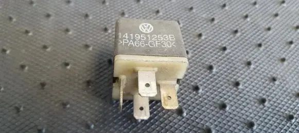 Audi A6 S6 C5 4B Other relay 141951253B