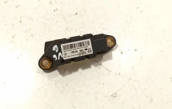 Mercedes-Benz E W211 Airbag deployment crash/impact sensor 0018209126 103132002