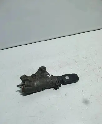 Volkswagen PASSAT B5.5 Ignition lock 4B0905851A