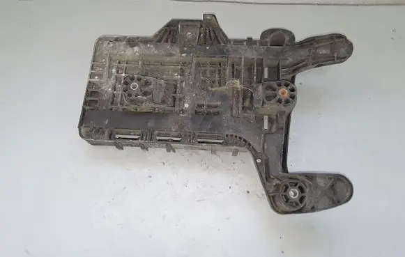 Skoda Octavia Mk2 (1Z) Battery tray 1K0915333C