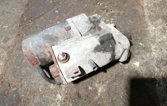 KIA Carens I Starter motor 3610027000 031013170