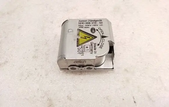 BMW X5 E53 Headlight ballast module Xenon 5DD00831950