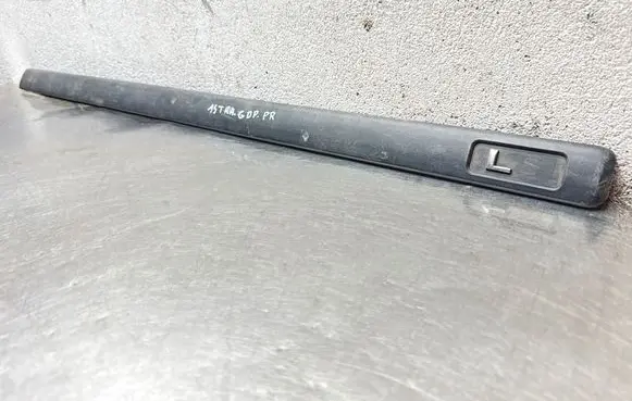 Opel Astra G Front door trim (molding) 90587376
