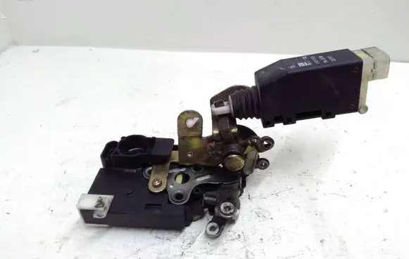 Opel Sintra Front door lock 16624432 90493702 1101215