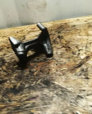Volkswagen PASSAT B6 Engine mounting bracket 06A903103