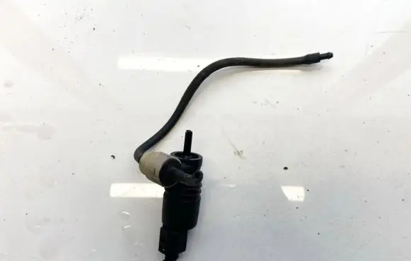 Volkswagen Golf IV Windscreen/windshield washer pump 1j0973722