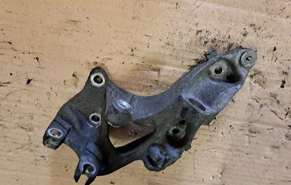 Citroen C5 Generator/alternator bracket 9658199180