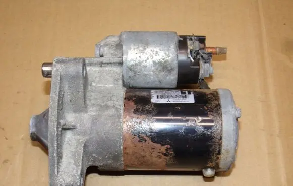Citroen C3 Starter motor 965631778000
