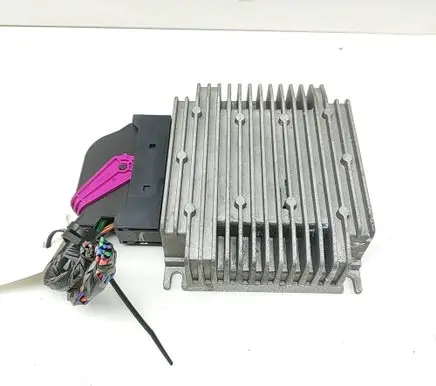 Tesla Model S Sound amplifier 100483310A