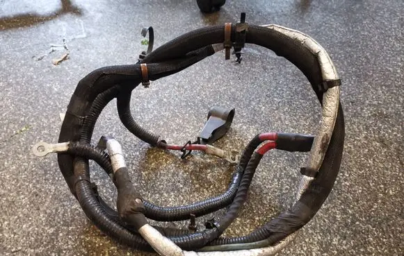 Dodge Durango III Positive cable (battery)