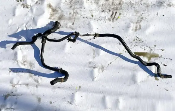 Nissan Primera Engine coolant pipe/hose