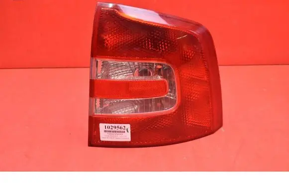 Skoda Octavia Mk2 (1Z) Rear/tail lights 1Z9945096