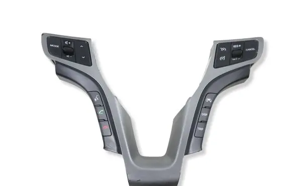 Hyundai i40 Steering wheel buttons/switches 967903Z130RY