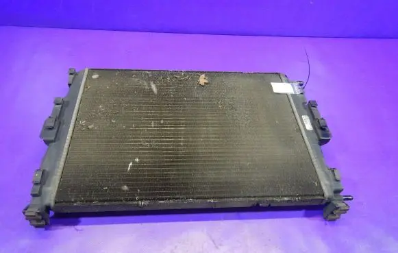 Renault Megane II Coolant radiator 8200115542A