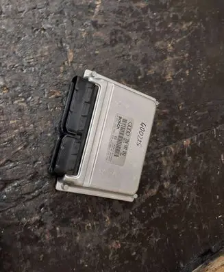 Audi A6 S6 C5 4B Engine control unit/module 3B0907552 0261204893