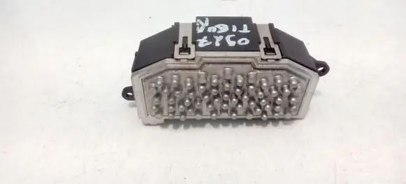 Volkswagen Tiguan Heater blower motor/fan resistor 3C0907521G CZ2468105385 F011500081