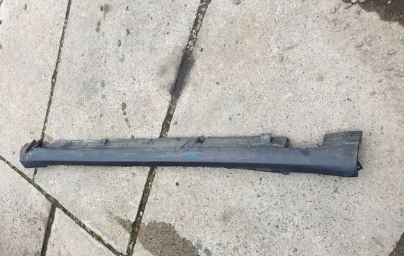 Tesla Model S Foot area side trim 600587400E