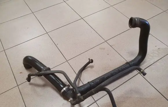 Iveco Daily 3rd gen Engine coolant pipe/hose