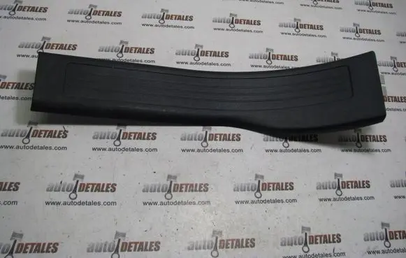 Mercedes-Benz GL X164 Rear sill trim cover A1646801235