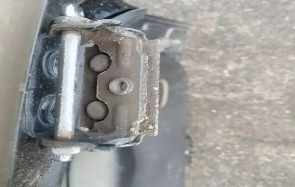Ford Focus Tailgate/trunk/boot hinge