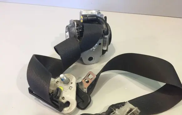Jeep Patriot Front seatbelt 605884103C