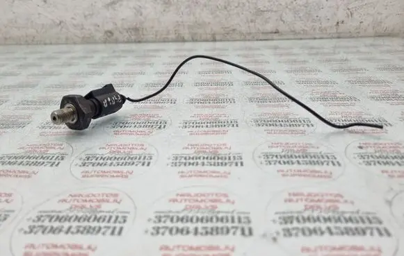 Skoda Fabia Mk1 (6Y) Oil pressure sensor 038919081