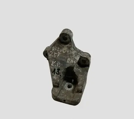 Volvo XC70 Engine mounting bracket 08649262
