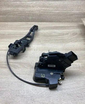 Ford C-MAX I Front door lock 3M5AR21812AH 2400001