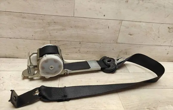 Opel Vectra C Front seatbelt 13128271