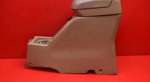 Saturn Vue Center console 