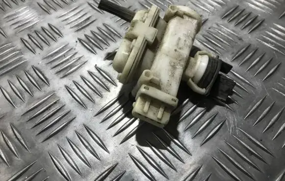 Volkswagen PASSAT B3 Central locking vacuum pump 357862153
