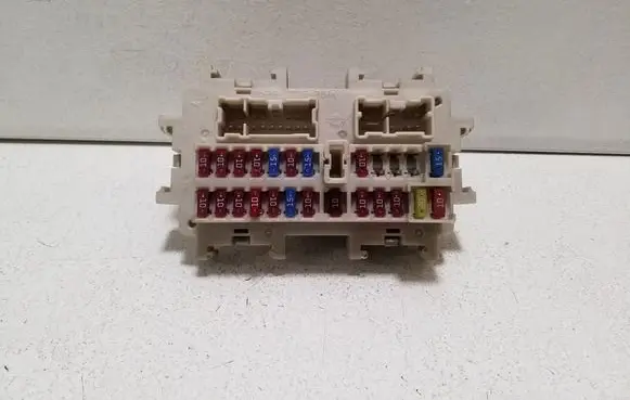 Nissan Pathfinder R51 Fuse module 3193EA00A