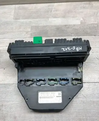 Mercedes-Benz E W212 Fuse module A2129000206 A2125451701 A2129028002