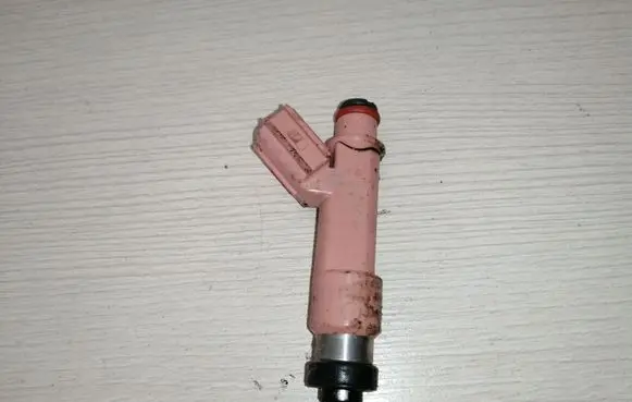 Toyota Yaris Fuel injectors set 2325021091
