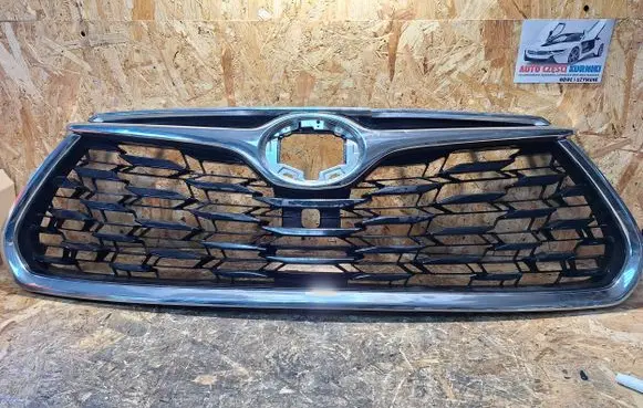 Toyota Highlander XU70 Front bumper upper radiator grill