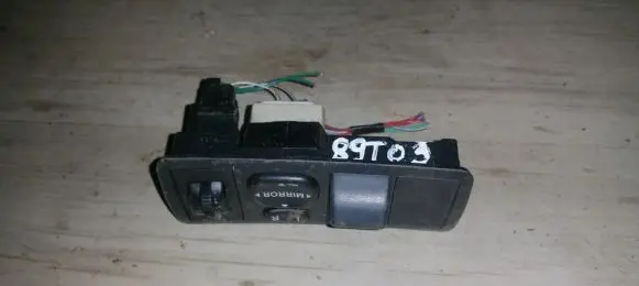 Toyota Avensis T250 Wing mirror switch 777663 183574