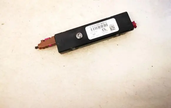 Mercedes-Benz C W204 Antenna control unit a2049056304