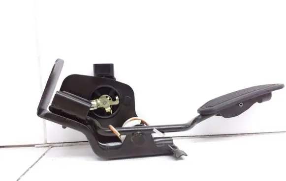 Toyota Corolla Verso AR10 Accelerator throttle pedal