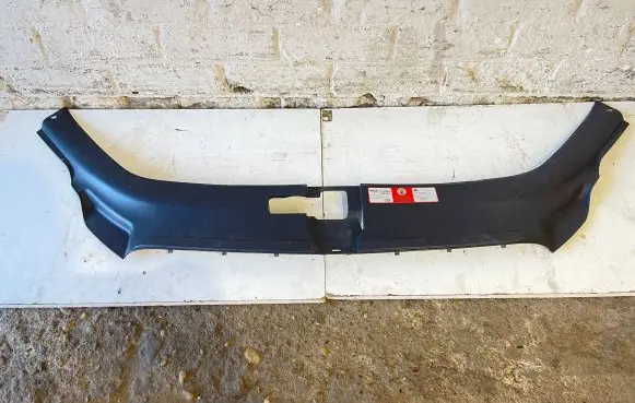 Audi A6 S6 C5 4B Radiator trim 4B0010157D
