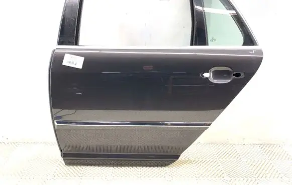 Volkswagen Phaeton Rear door 