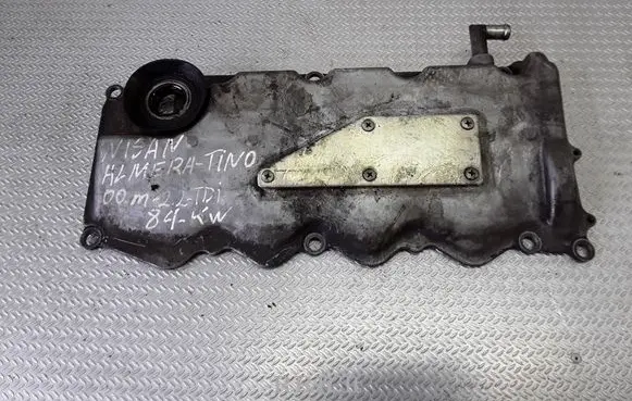 Nissan Almera Tino Rocker cam cover 
