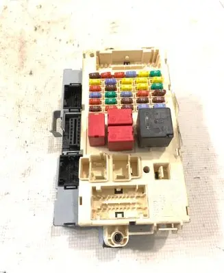 Alfa Romeo 159 Fuse module 60681000 501202110040 NPL93971
