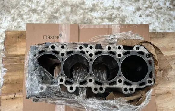 Nissan King Cab, Navara Engine block 11000VK500
