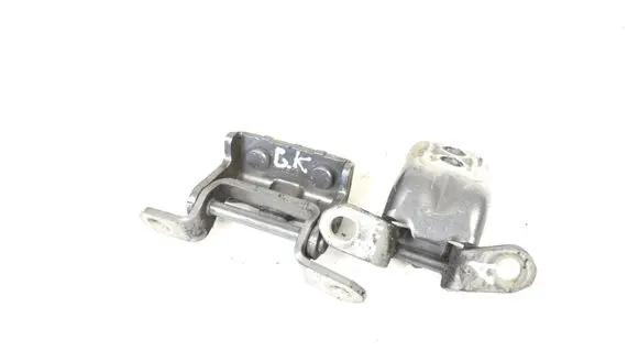 Nissan Juke I F15 Rear door lower hinge