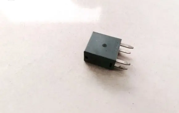 KIA Carens I Other relay OK2A267740