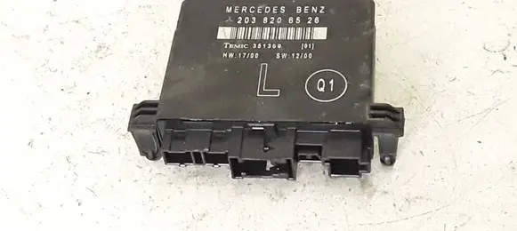 Mercedes-Benz C W203 Door control unit/module 2038206526 351369