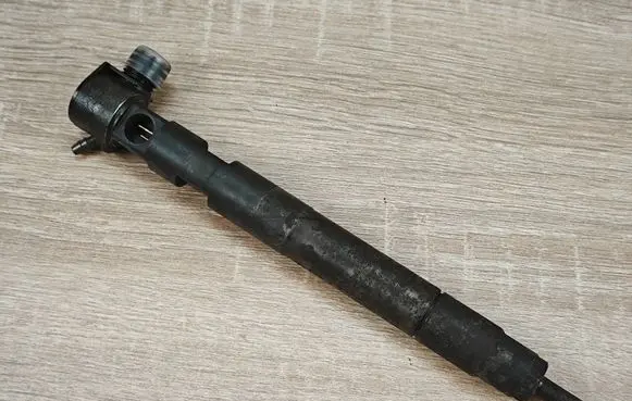 Chevrolet Captiva Fuel injector 28264951