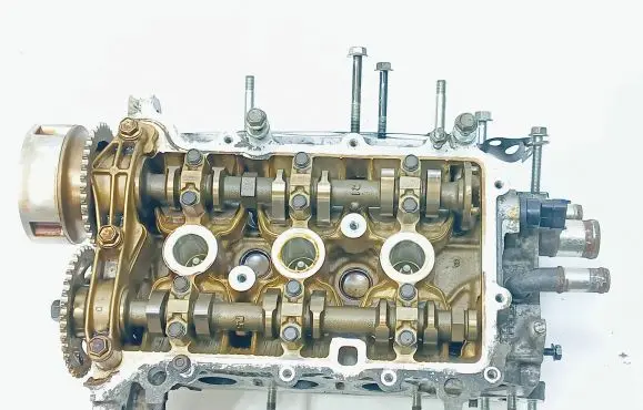 Toyota Yaris Engine head 12D13B12921